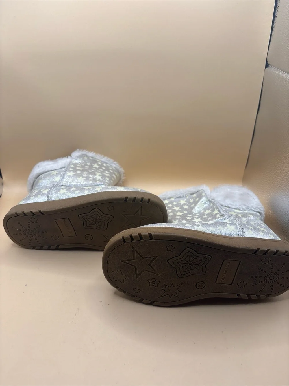 Roebuck & Co. Toddler Girls Size 10 Silver Metallic Cozy Boots Warm Comfortable
